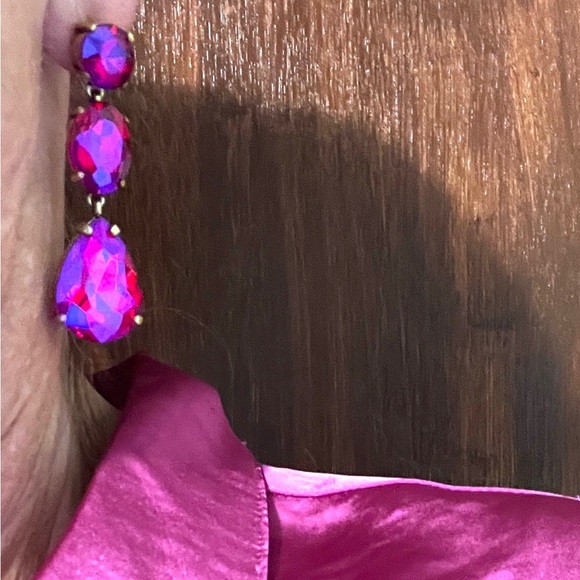 Reddish purple dangle earrings - Picture 2 of 2